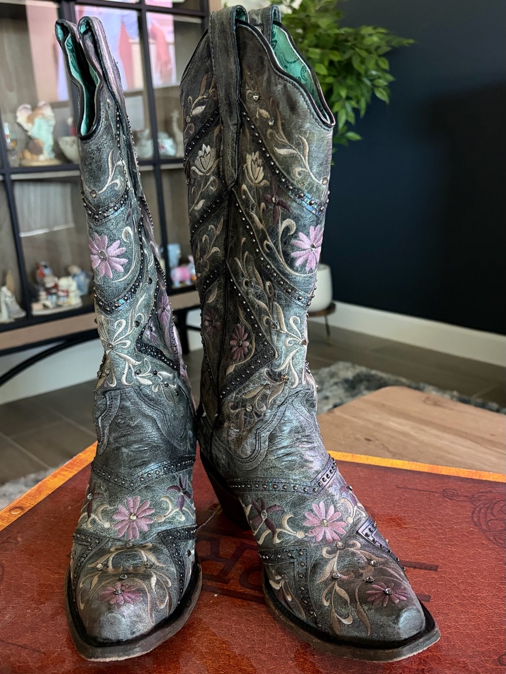 Western Embroidered Leather Cowgirl Boots - Gray